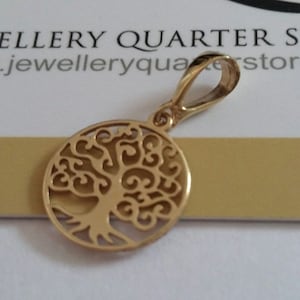 NEW - Petite 9ct Yellow Gold 17mm x 10mm Tree of Life Round Disc LIGHT WEIGHT 0.40g Pendant - Presented in our Deluxe Branded Gift Box