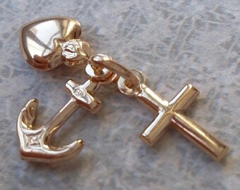 9ct Yellow Gold 15mm Faith, Hope & Charity Fancy Heart, Cross and Anchor Triple Charm 0.94g Pendant - Presented in Deluxe Branded Gift Box