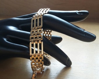 NEW - Vintage Effect 18ct Yellow Gold Plated 7"/19cm Polished Four Row Gate Link Design Bracelet Presented in our Deluxe Branded Gift Box