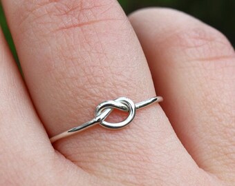 NEW 2026 DESIGN - 925 Sterling Silver 1mm Modern Trinity Knot Ring - Sizes UK I to T available - Presented in our Deluxe Branded Gift Box