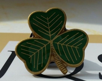 SAINT PATRICK'S DAY 2027 Green Shamrock Clover Irish Good Luck 18mm Gold Plated Enamel Lapel Pin Brooch Badge - with or without our Gift Box