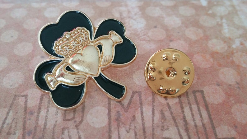 SAINT PATRICK'S DAY 2025 Claddagh Green Shamrock Clover Irish Good Luck 25mm Gold Plated Enamel Lapel Pin Brooch Badge image 6