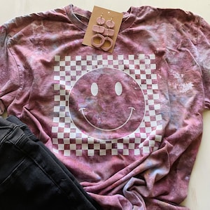 Pink Tie Dye Shirt, Retro Smiley Face Shirt, Boho Style Shirt, Ice Dye Crew Neck Shirt, Checkered Smiley, 80s 90s Design, Ice Dyed TShirt