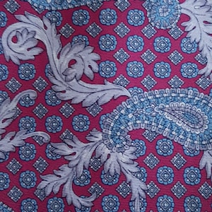 Vintage Men&#39;s Tie: Vintage Red and Blue Paisley Pattern Silk Tie by Bill Blass