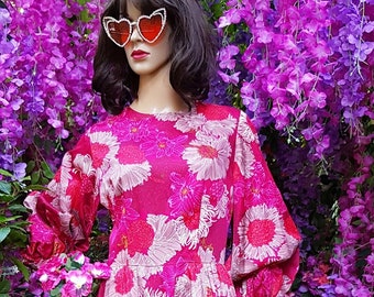 UK 12 (US 8) Fab Vintage 1970s Dark Pink, Red, Pink, Grey & Beige Floral Print Maxi Dress