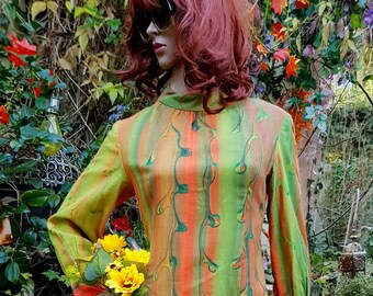 UK 8/10 (US 4/6) Fabulous Vintage 1960s Psychedelic Green and Orange Abstract Patterned Mini Dress