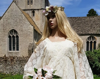 Stunning Vintage 1970s Cream Lace Maxi Dress / Wedding Dress with Balloon Sleeves