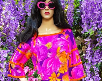 Vintage Kaftan: Stunning Vintage 1960s Psychedelic Pink