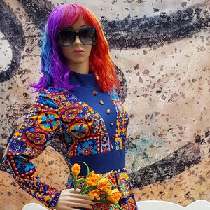 UK 10/12 (US 6/8) Outrageous Vintage 1970s Psychedelic Orange & Blue Abstract Floral Flower Power Pattern Maxi Dress by 100 Parkhouse Dallas