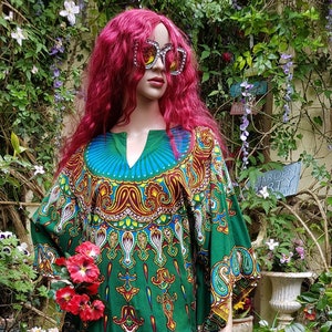 Vintage Kaftan: Stunning Vintage 1960s Psychedelic Pink Vintage Kaftan: Stunning Vintage 1960s Psychedelic Pink