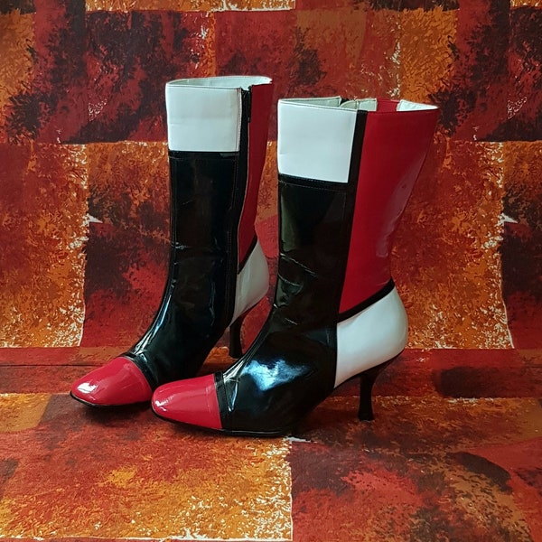Vintage laarzen: Fab Vintage jaren 1980 zwart rood en wit faux lakleer geometrisch patroon enkellaarzen