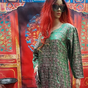 Vintage Kaftan: Gorgeous Vintage Handmade Chinese Green/Pink Shot Silk Floral Brocade Kaftan