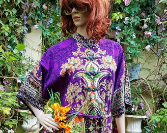 Vintage Kaftan: Fabulous Vintage 1970's Purple Batik Cotton Kaftan with High Collar