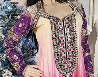 UK 12/14 (US 8/10) Stunning Vintage Beaded and Jewelled Ombre Pink and Purple Net Indian Bollywood Party Evening Dress