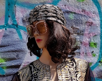 Vintage Black Turban Hat With Gold Beads and Faux Pearls  display picture 1