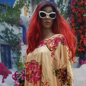 Vintage Kaftan: Lovely Vintage 1970s/80s Retro Beige and Pink Floral Print Cotton Kaftan Maxi Dress