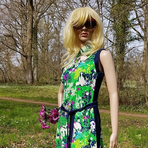 UK 8/10 (US 4/6) Stunning Vintage 1970s Psychedelic Green Pink Navy Blue and White Geometric Pattern Belted Maxi Dress with Side Splits