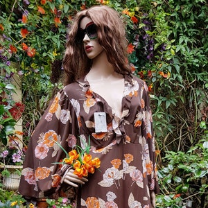 UK 10 US 6 Funky Vintage 1970s Brown & Orange Floral Print Long Maxi Angel Sleeve Robe/House Coat/Over-Dress Un-Worn with Tag image 2