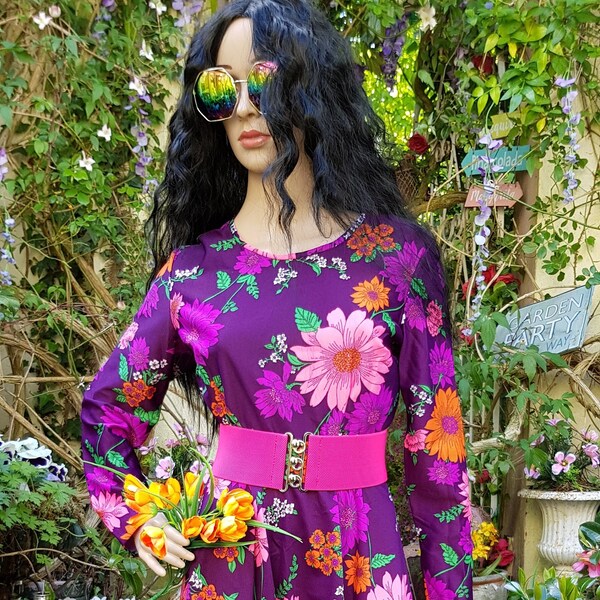 UK 14 (US 10) Gorgeous Funky Vintage 1970s Psychedelic Purple/Orange/Pink Floral Flower Power Crimplene Maxi Dress