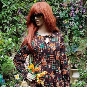 UK 8/10 (US 4/6) Gorgeous Vintage 1970s Psychedelic Brown Orange Green Abstract Floral Polka Dot Print Maxi Dress