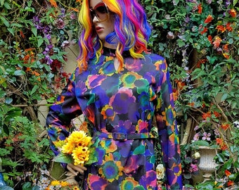 UK 14/16 (US 10/12) Gorgeous Vintage 1970s Psychedelic Multicoloured Rainbow Abstract Floral Flower Power Midi Dress with Belt By Daroma