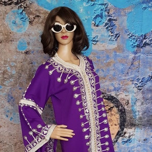 Vintage Kaftan: Beautiful Vintage 1970s Purple Kaftan with White Embroidery Amazing Angel Medieval Flared Sleeves