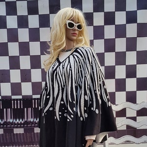 Vintage Poncho: Stunning Vintage 1980s Knit Monochrome Black and White Animal Print Zebra Reversable Cape / Poncho