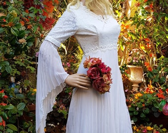 UK 8 (US 4) Exquisite Vintage 1970s House of Nicholas White Bridal Gown / Maxi Dress with Statement Juliet Angel Sleeves & Pleating