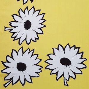 Vintage Tablecloth: Stunning Vintage 1960&#39;s / 1970&#39;s Irish Linen Sunflower Lemon Yellow and White Table Cloth by Dunmoy