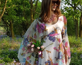 UK 10 (US 6) Beautiful Vintage 1970s Floaty Romantic Floral Goddess Maxi Dress with Angel / Cape Sleeves by SIDGREENE of London