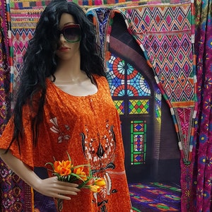 Fab Vintage 1970s/1980s Plus Size Orange Batik Kaftan Maxi Dress