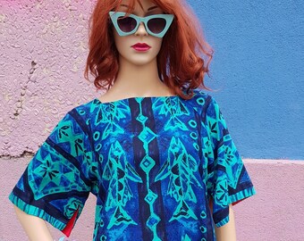 UK 12 (US 8) Stunning Vintage 1960s Blue Black and Turquoise Fish Print Cotton Hawaiian Muu Muu Shift by Paradise Hawaii