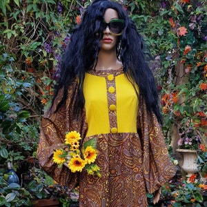 UK 10/12 (US 6/8) Epic Crazy Weird Funky Vintage 1960s Psychedelic Acid Yellow & Brown Paisley Crimplene Maxi Dress with Bishop Sleeves