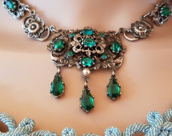 Vintage Necklace: Gorgeous Vintage 1950s Antique Silver Tone Necklace Emerald Green Faux Gems by JewelCraft (CORO / Corocraft)