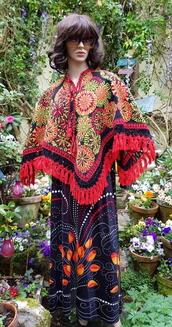 60sビンテージ/Real Welsh Tapestry ケープコート ポンチョ Vintage Poncho: Stunning Vintage 1960s Red, Lime Green and Black