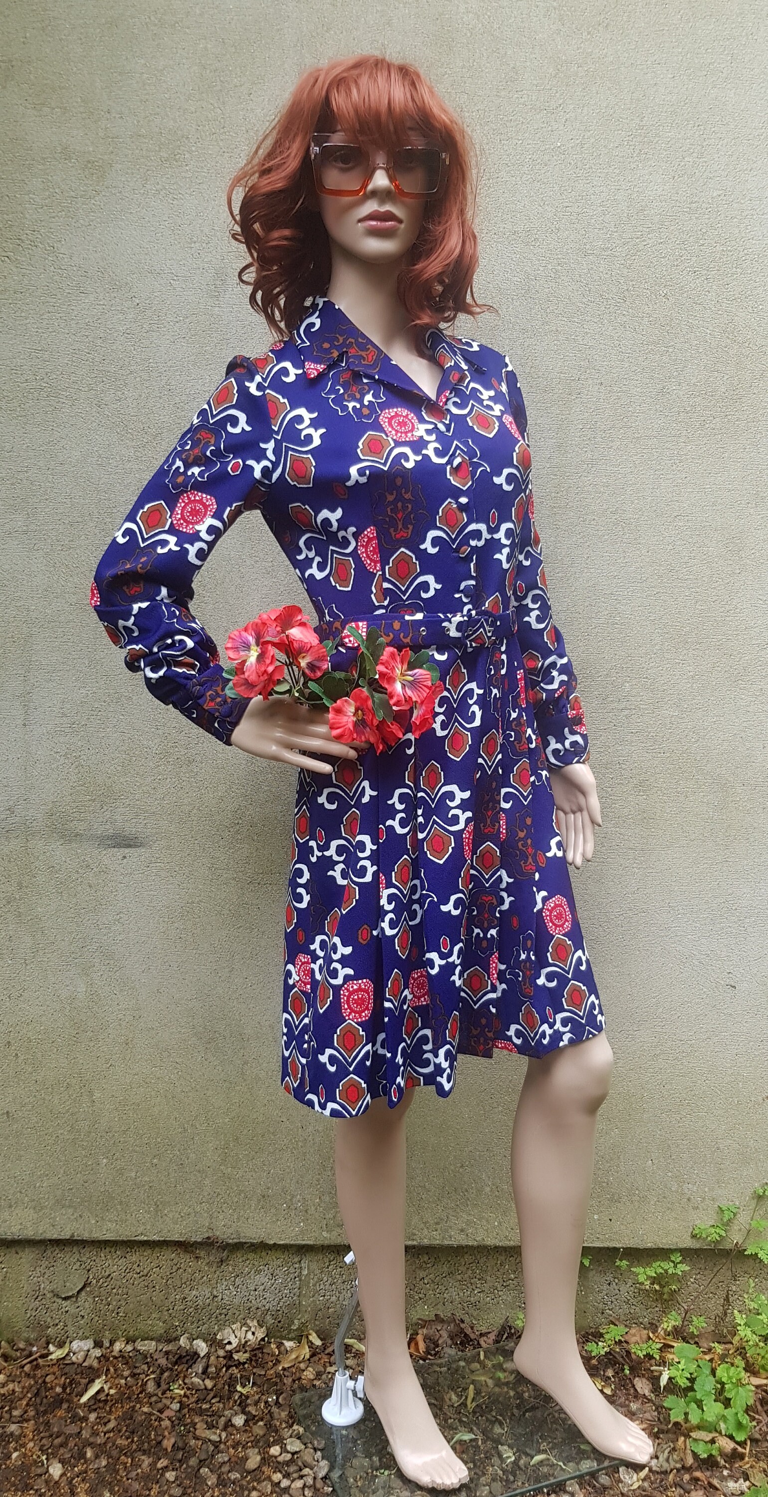 独創的 UK 10 (US 6) Cutie Vintage 1960s Mod Navy Blue and Red 洋書