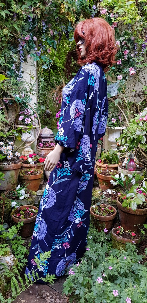 Vintage Kimono: Gorgeous Vintage 1970s Blue and P… - image 9