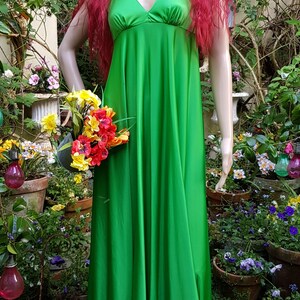 UK 6/8 US 2/4 Fantastic Vintage 1970s Bright Green Slinky Strappy Empire Line Maxi Sun Dress by QUAD image 7