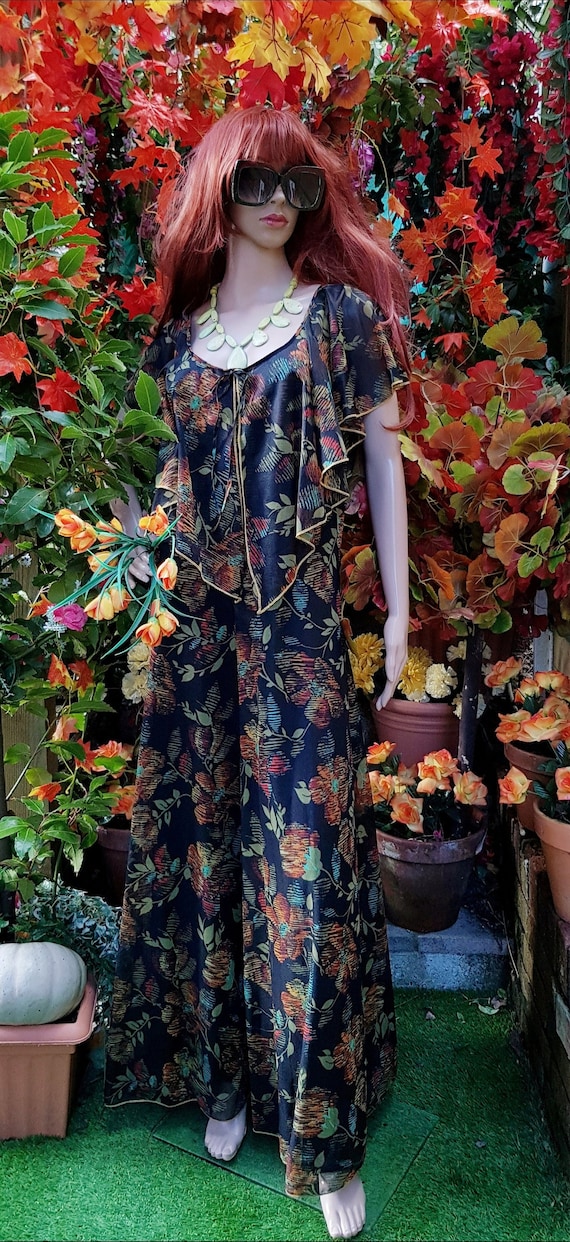 Lindo vestido vintage de los anos 70 con estampado floral en negro naranja y verde y mangas estilo capa de C A talla 10 del Reino Unido talla 6 de EE. UU. Etsy Mexico