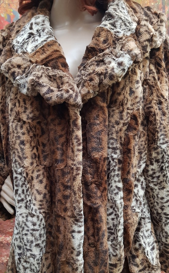 Stunning Vintage Animal / Leopard Print Faux Fur … - image 4