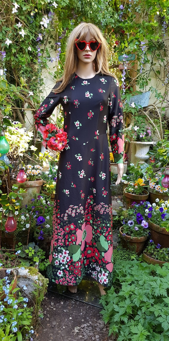 Stunning Vintage 1960s Black, Pink, Red, White and