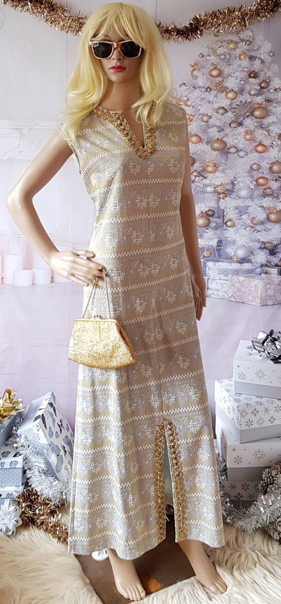 UK 12 (US 8) Lovely Vintage 1960s Lurex Pale Gold, Cream, Lilac and Blue Sequin Trim Sleeveless Figure Hugging Glam Rock Maxi Dress UK 12 (US 8) Lovely Vintage 1960s Lurex Pale Gold, Cream, Lilac and Blue Sequin Trim Sleeveless Figure Hugging Glam Rock Maxi Dress