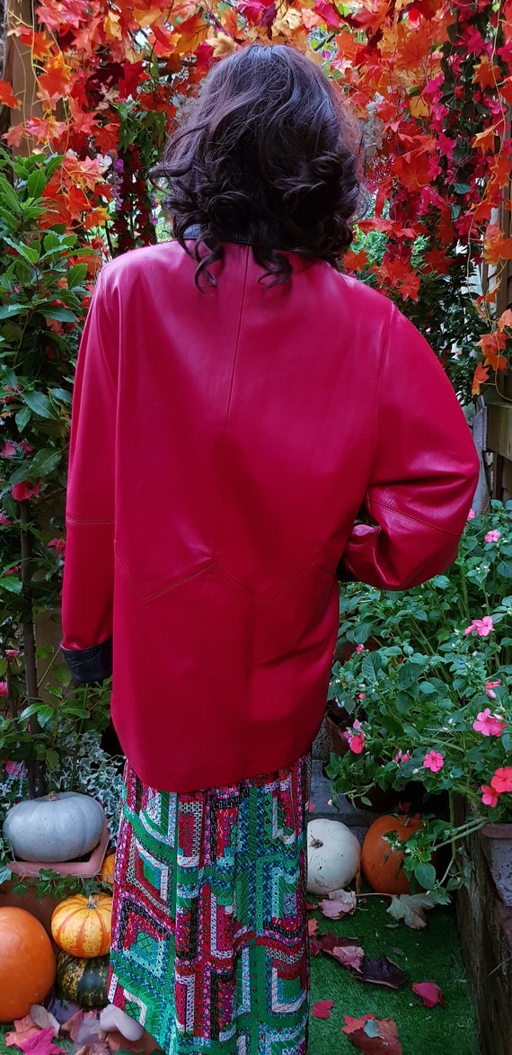 Stunning Plus Size Vintage 1980s Red and Black Le… - image 10