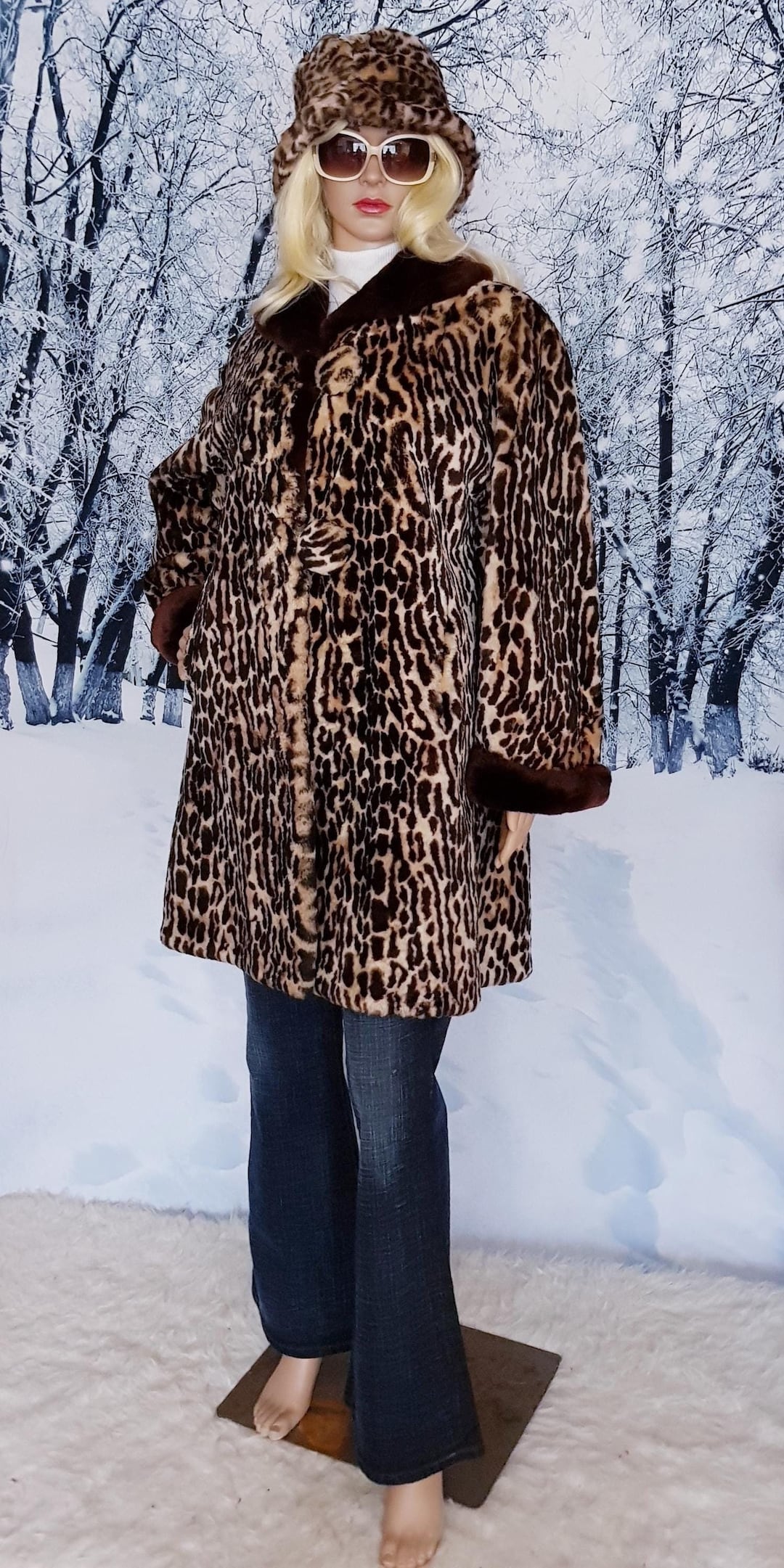 IN RESTORATION Vintage Coat: Beautiful Vintage 1950/60's Brown