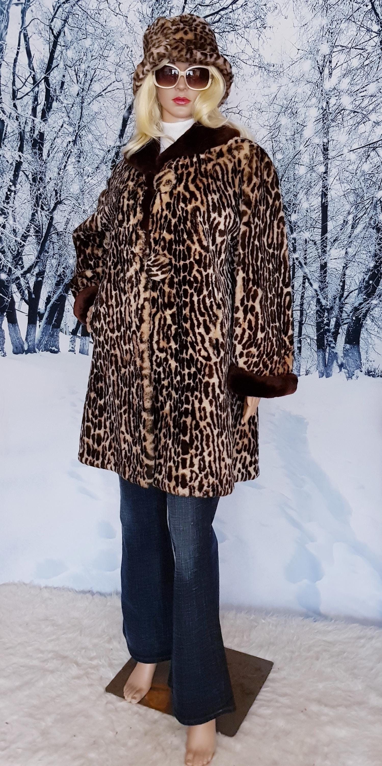 IN RESTORATION Vintage Coat: Beautiful Vintage 1950/60's Brown