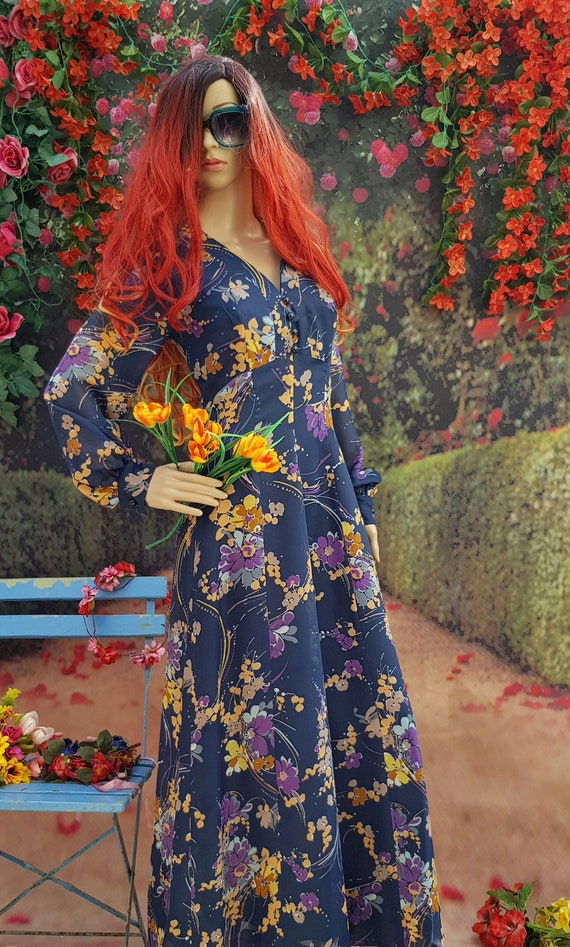 UK 10 (US 6) Lovely Vintage 1970s Dark Blue, Orange and Pink Floral Maxi  Dress - Etsy