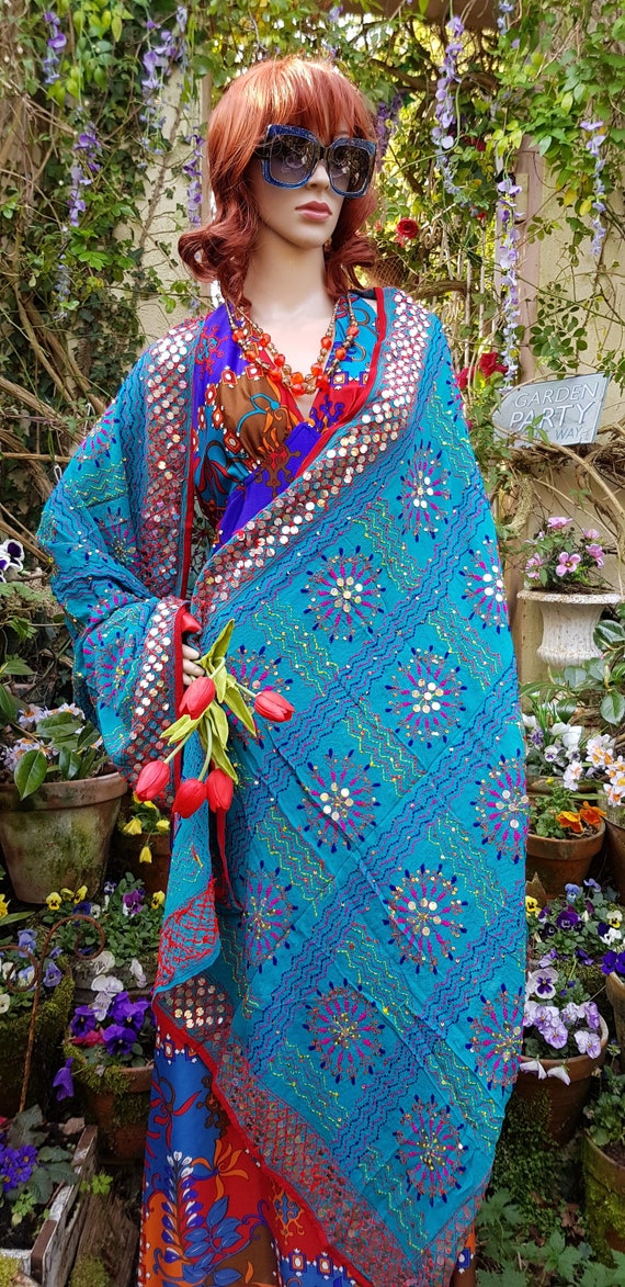 Vintage Shawl: Outstanding Vintage Bright Turquoi… - image 2