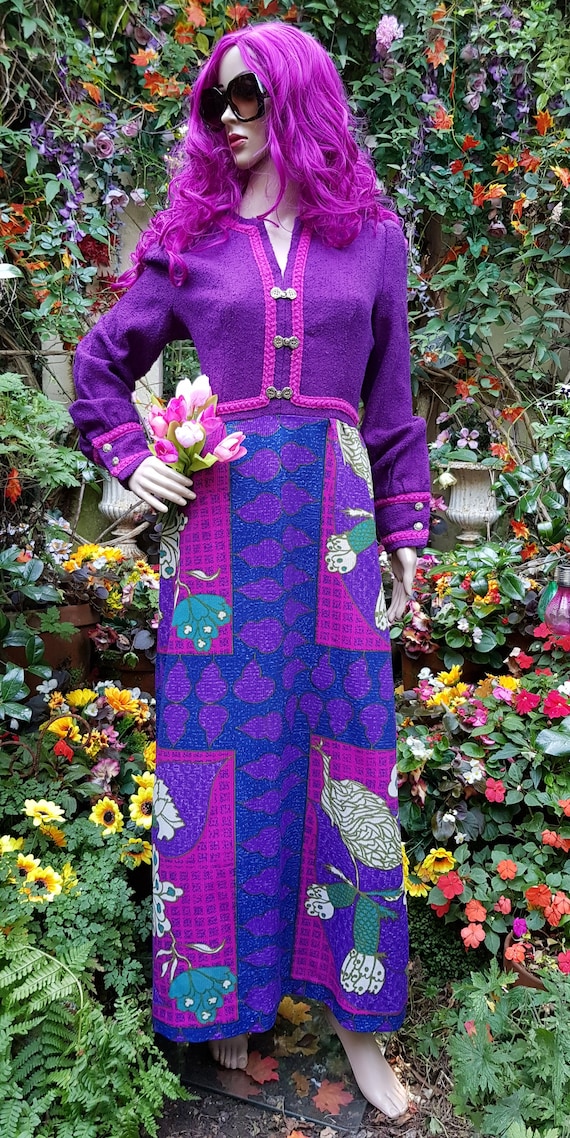 Gorgeous Vintage 1960s/1970s Purple, Blue and Pink