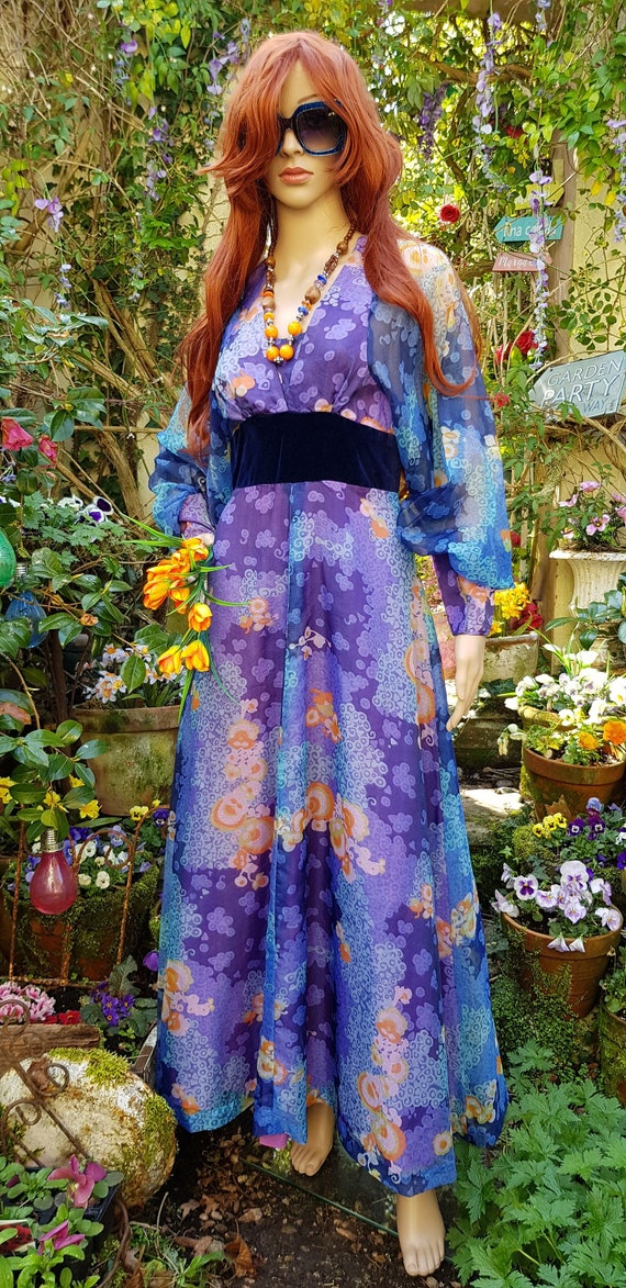Gorgeous Vintage 1970s Blue and Orange Shimmering