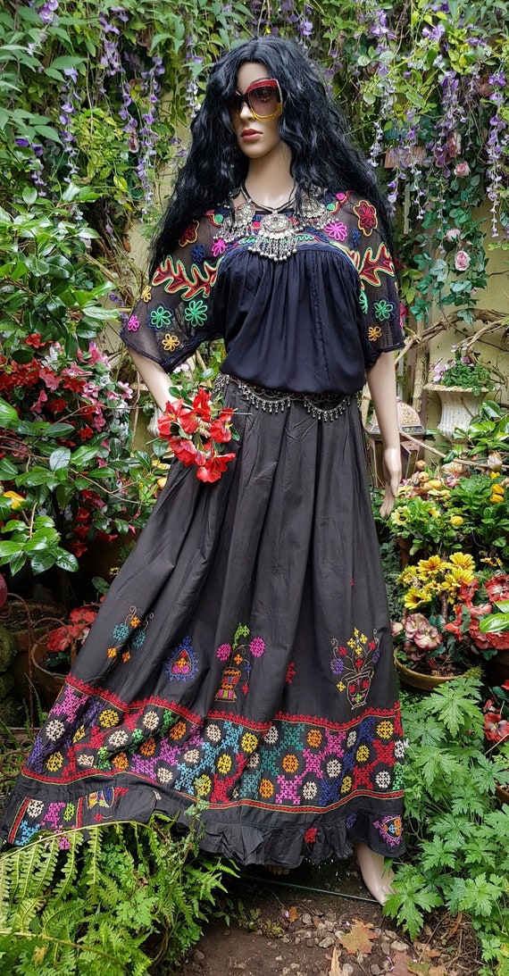 Buy Vintage Skirt: Amazing Vintage /antique Black and